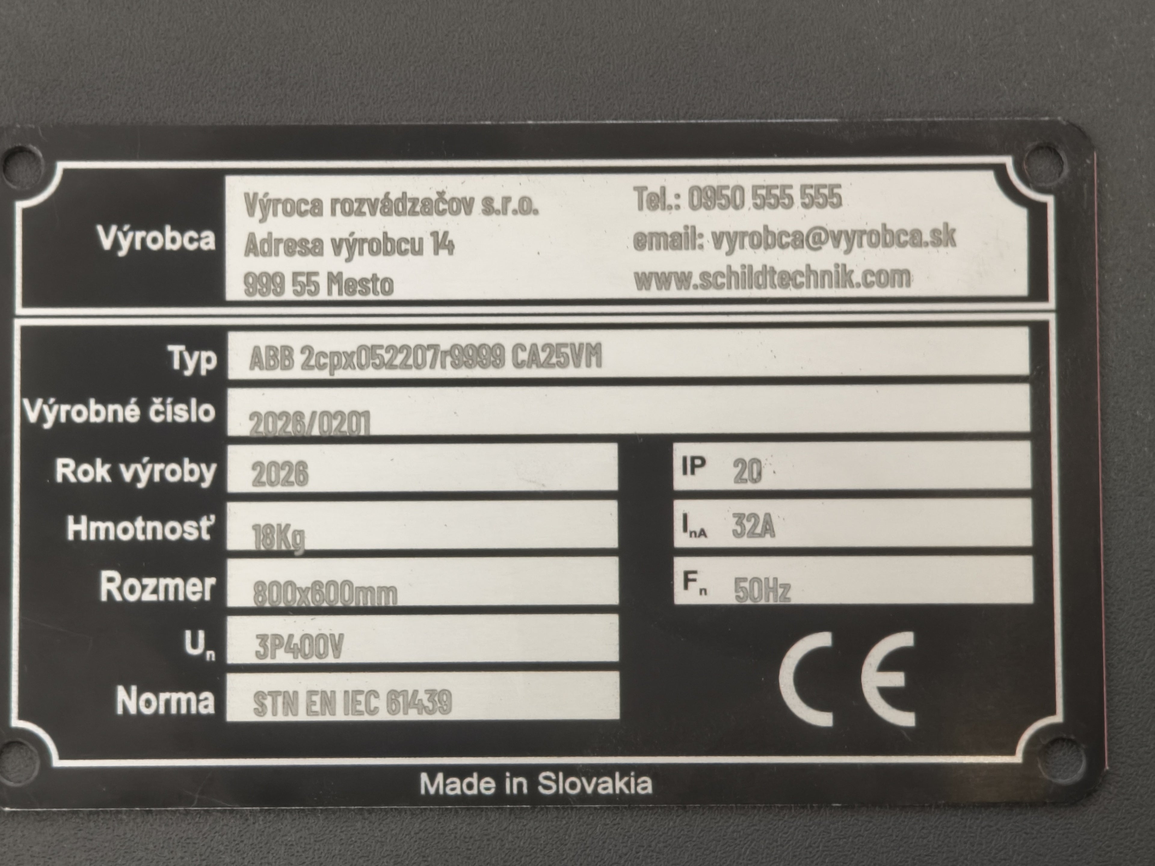 Typenschild 115×70 mm – Eloxal-Alu 0,8 mm (Unterdruck) + Laser/Dot-Peen | 4 Bohrungen + 3M Schaumkleber